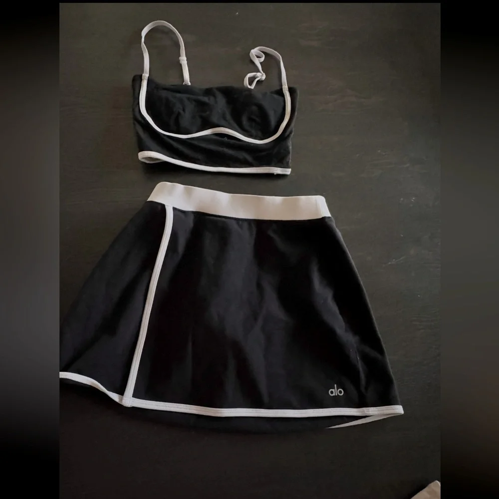 Alo Yoga Streamline Bra Tank & Tennis Skort Matching Set